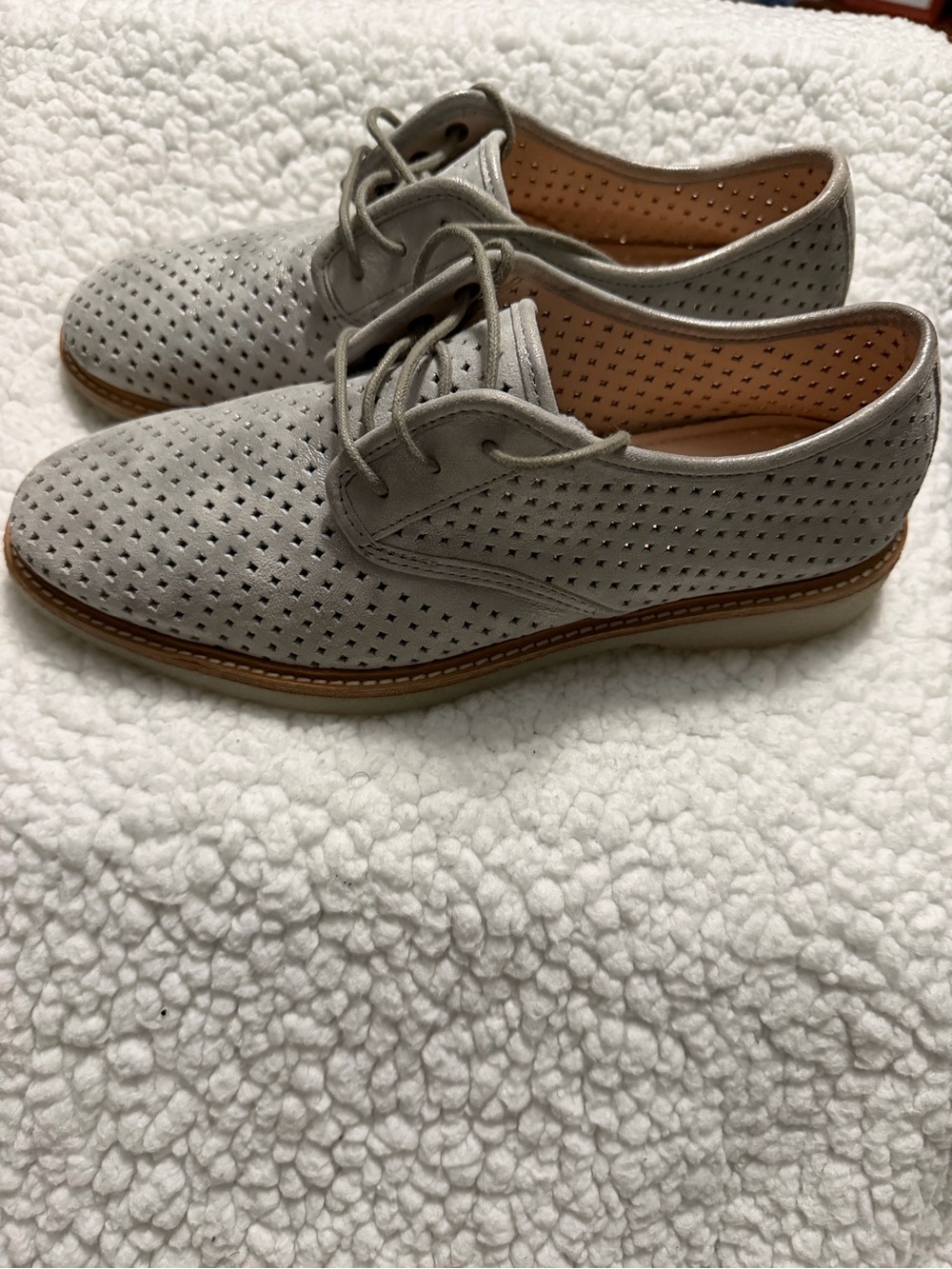 Women's Perforated Lace-Up Casual Loafers in Metallic Silver